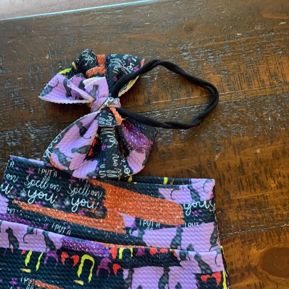Baby Girls 9-12 mo Halloween Bummies and matching oversized nylon bow - Picture 2 of 4